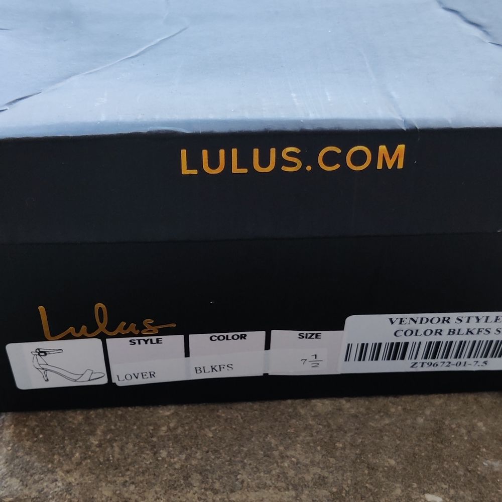 🛑SOLD🛑 Lulu's black heels - Picture 2 of 7